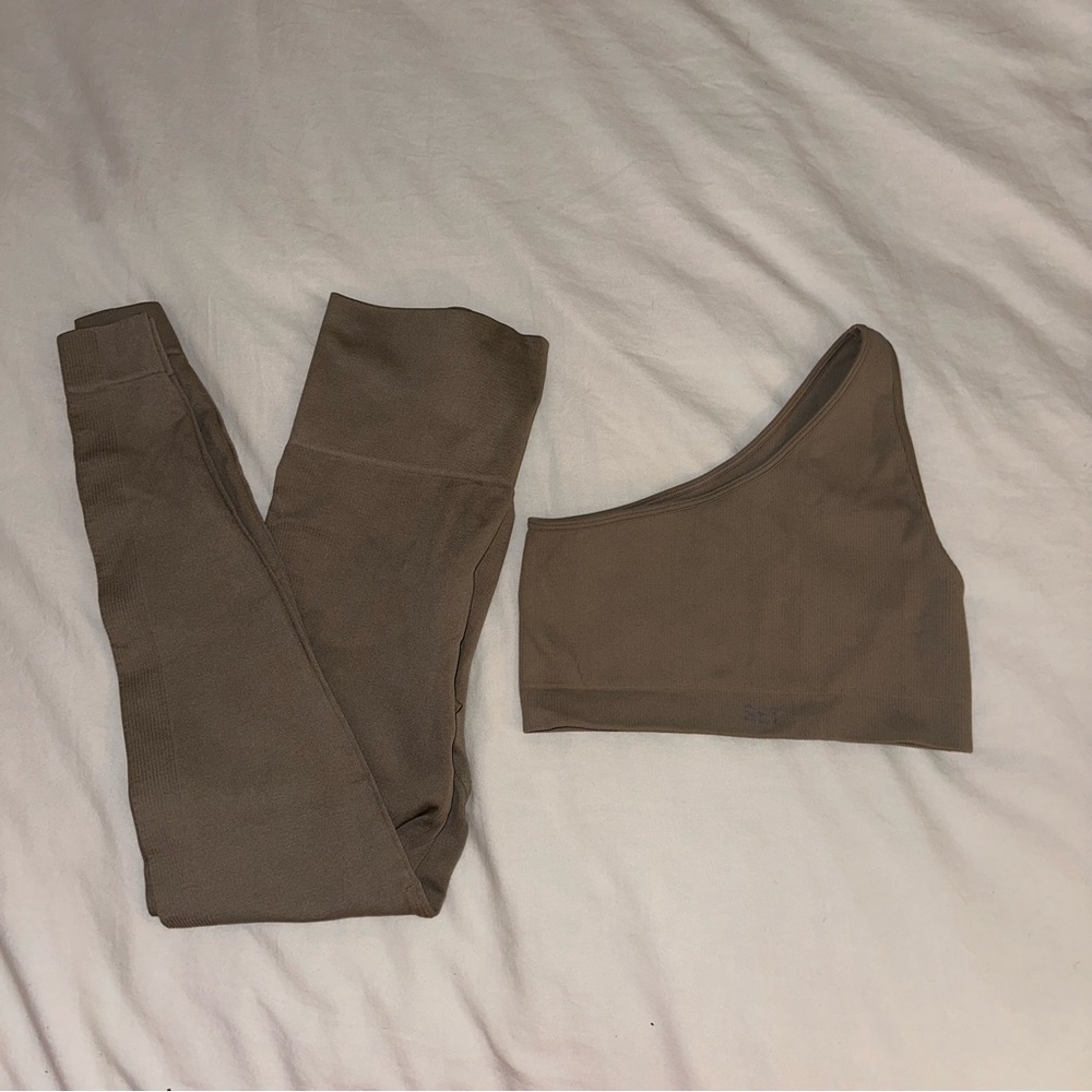Set active one shoulder set